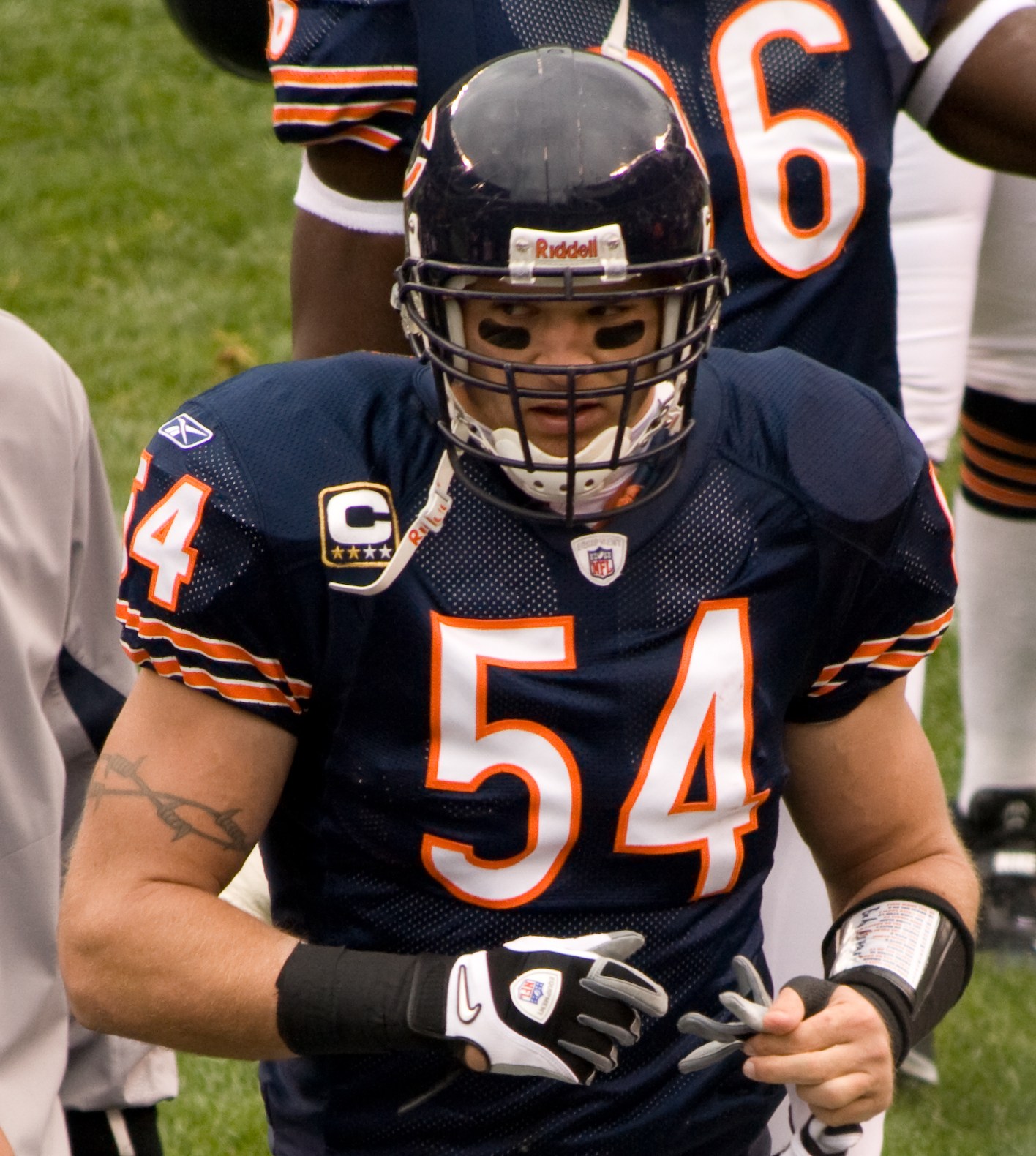 Brian Urlacher Rookie Cards: Value, Tracking & Hot Deals