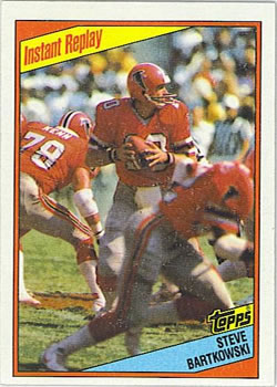 1976 Topps Football Card #35: Steve Bartkowski rookie card