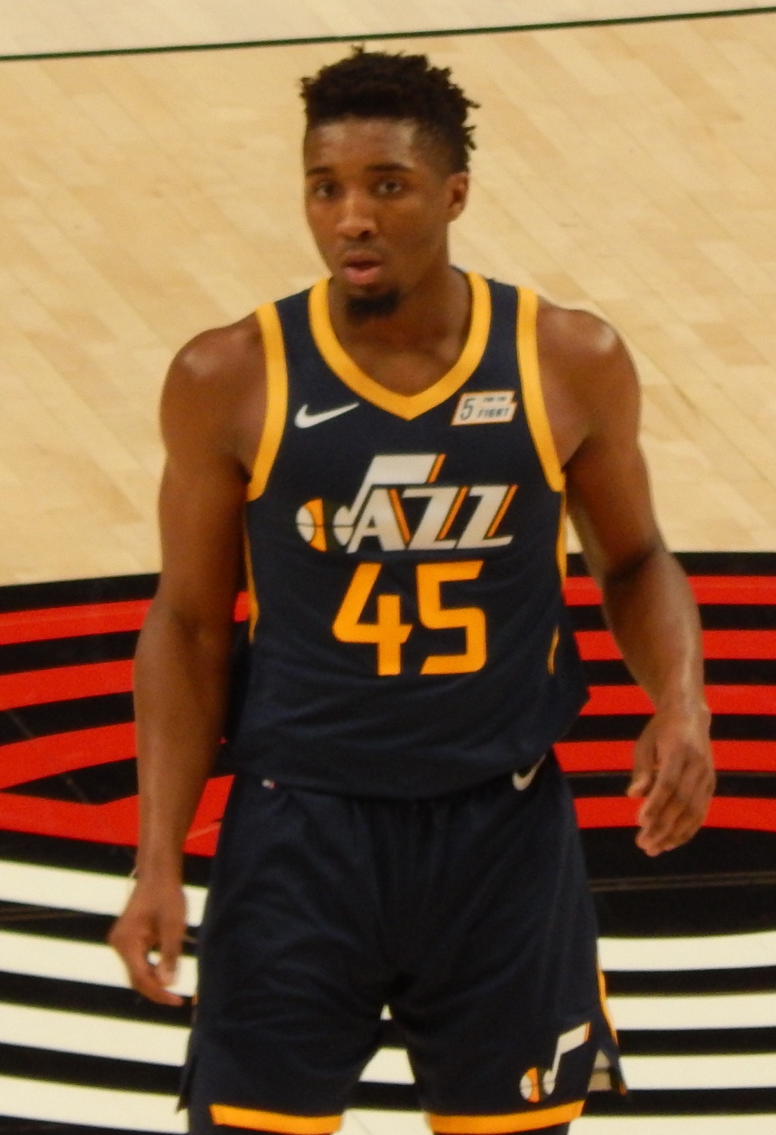 Donovan Mitchell Rookie Cards: Value, Tracking & Hot Deals