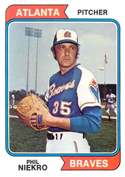 Phil Niekro autographed Baseball Card (Atlanta Braves) 1982 Donruss Diamond  King baseball card #10