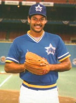 2020 Topps Chrome Pink Refractor Edwin Rios Rookie #95 Dodgers Baseball Card