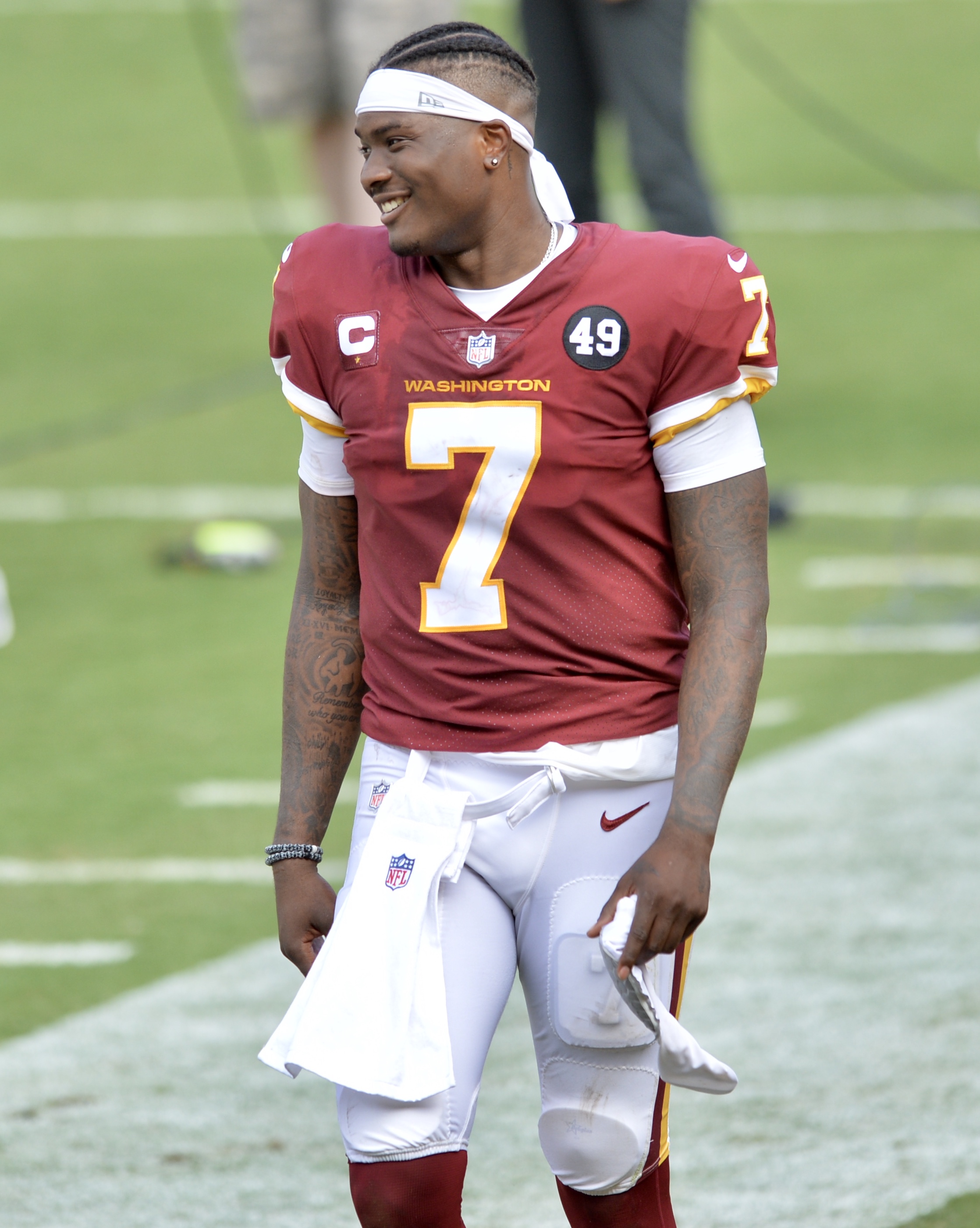 Download Nfl Washington Redskins Quarterback Dwayne Haskins Wallpaper