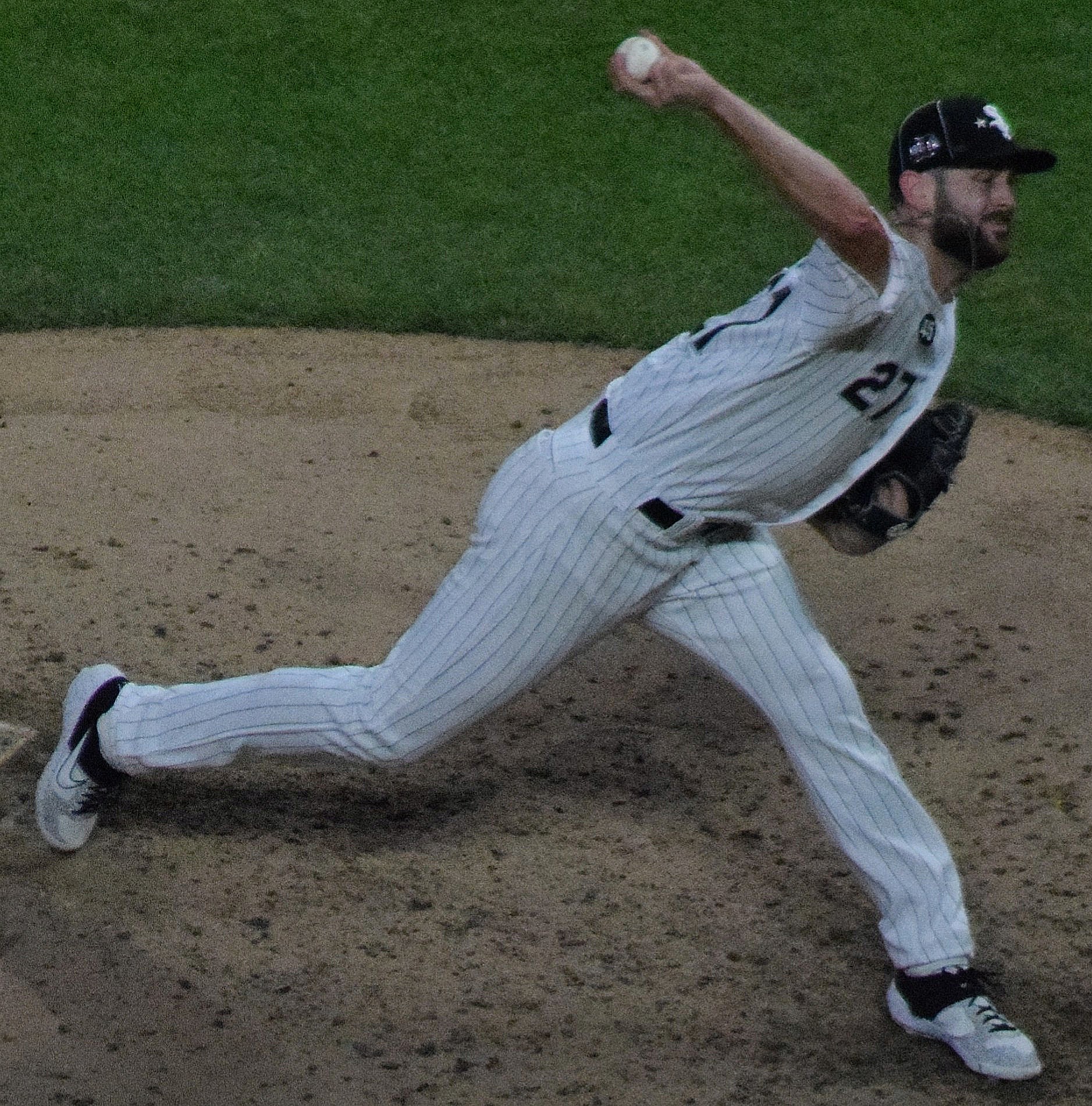 Lucas Giolito Trading Cards: Values, Tracking & Hot Deals