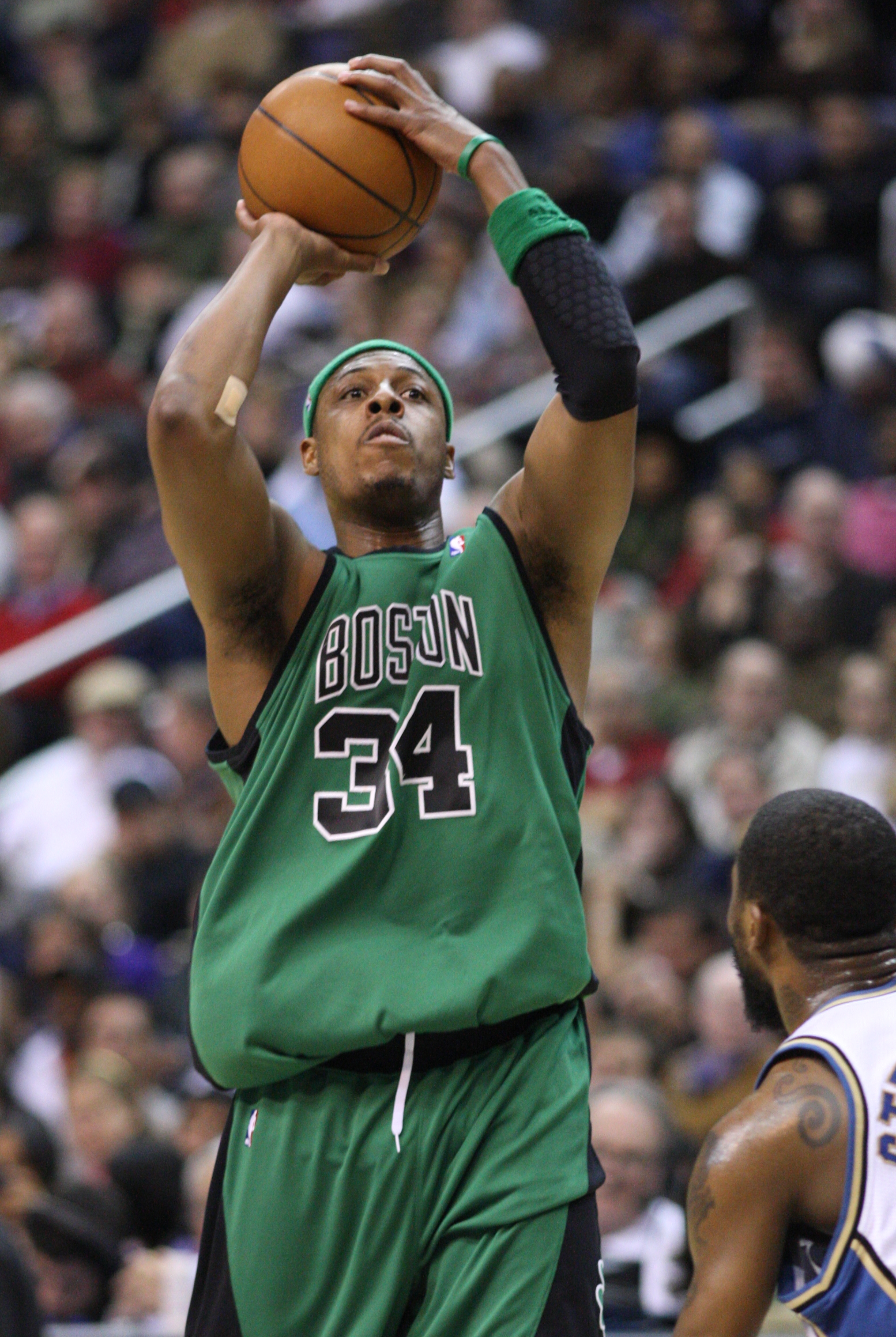 1999-00 Skybox Premium - Paul Pierce #37 Star Rubies /45 for