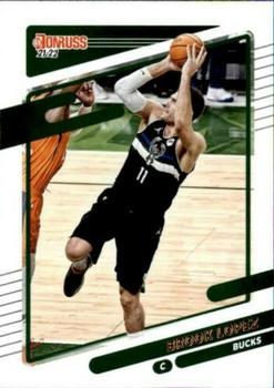 Brook Lopez player worn jersey patch basketball card (New Jersey Nets) 2008  Upper Deck Freshman Orientation Rookie #FOBL
