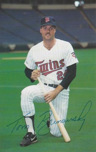 Tom Brunansky autographed baseball card (Minnesota Twins) 1982 Topps Traded  #13T