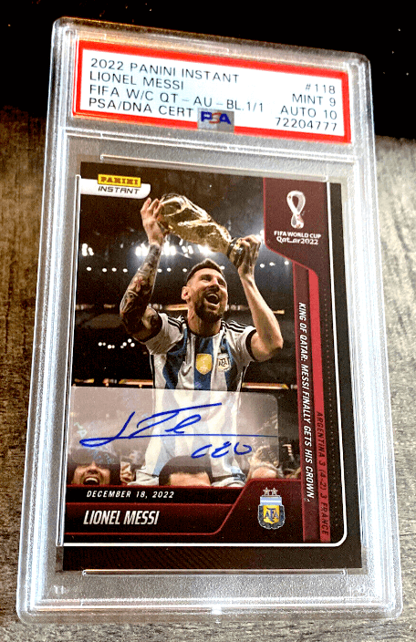 2022 Panini Instant Lionel Messi Waving World Cup Auto 1/1 #118