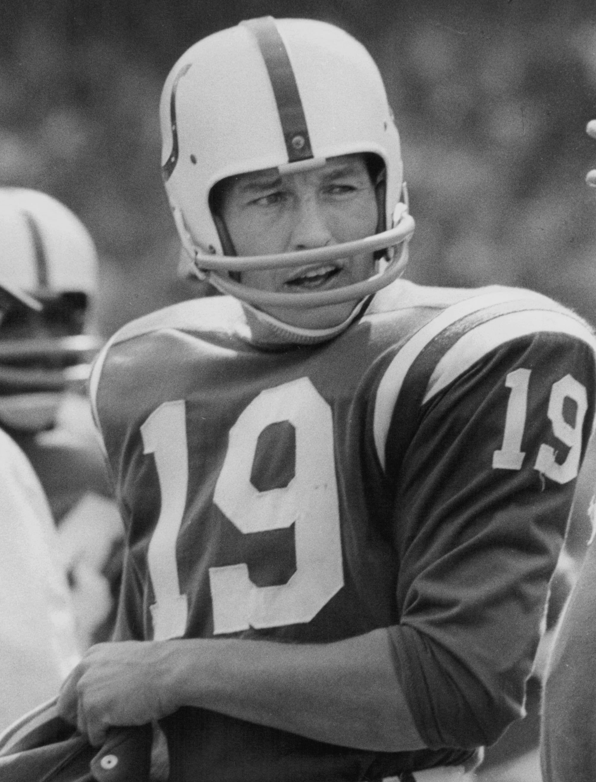 Johnny Unitas Rookie Cards: Value, Tracking & Hot Deals