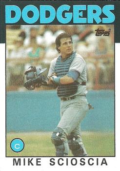 1988 Mike Scioscia Fleer PSA 8 #524 Los Angeles Dodgers 0778